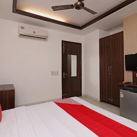 Wonderland Inn Near Aravali Biodiversity Park Gurgaon Dış mekan fotoğraf