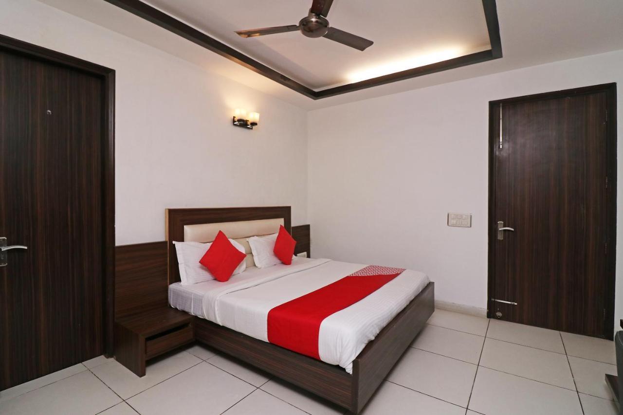Wonderland Inn Near Aravali Biodiversity Park Gurgaon Dış mekan fotoğraf