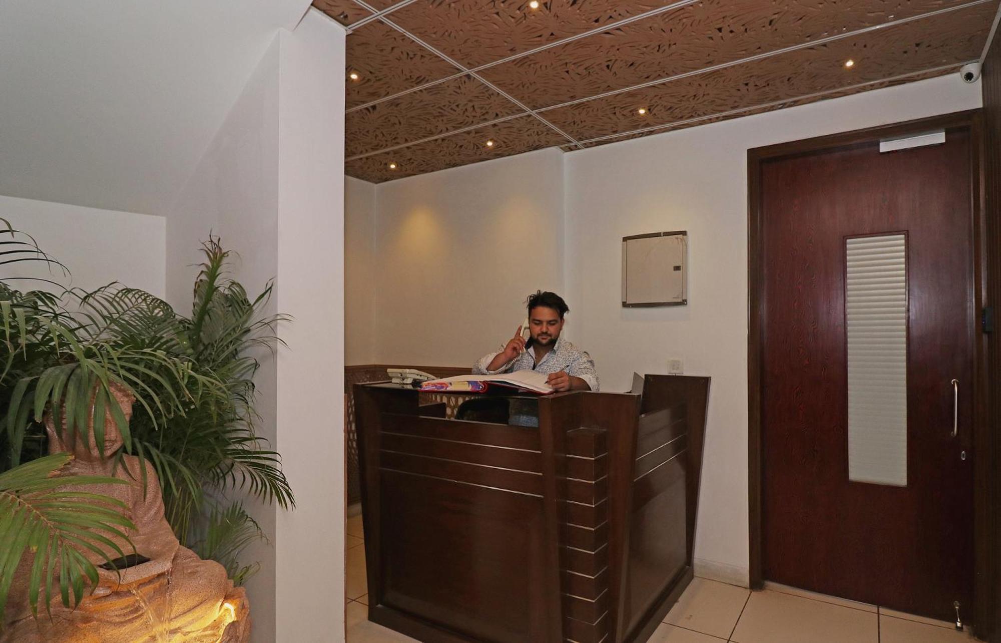 Wonderland Inn Near Aravali Biodiversity Park Gurgaon Dış mekan fotoğraf