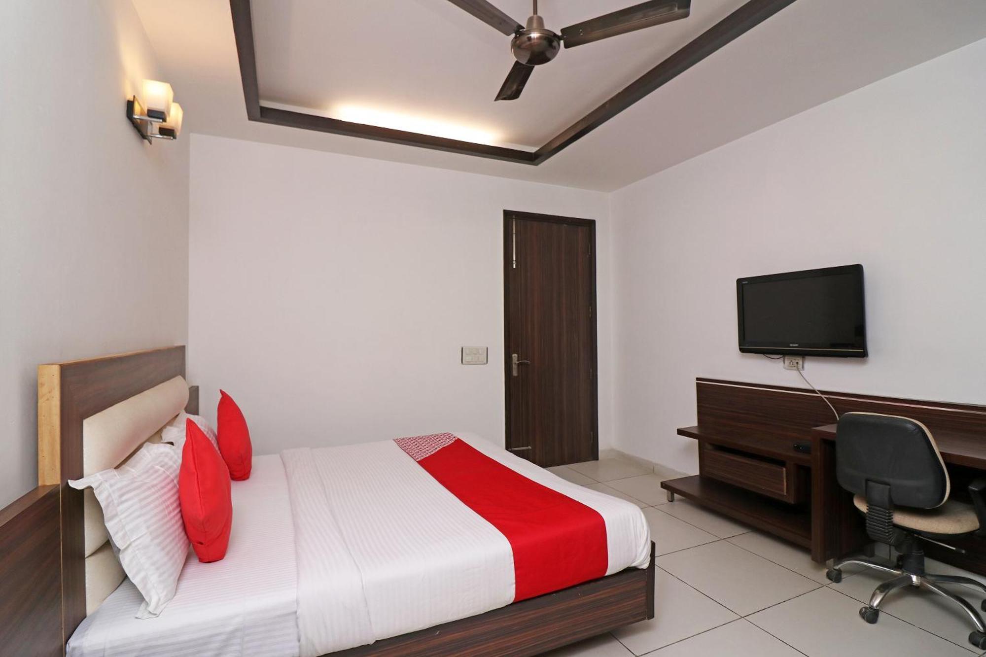 Wonderland Inn Near Aravali Biodiversity Park Gurgaon Dış mekan fotoğraf