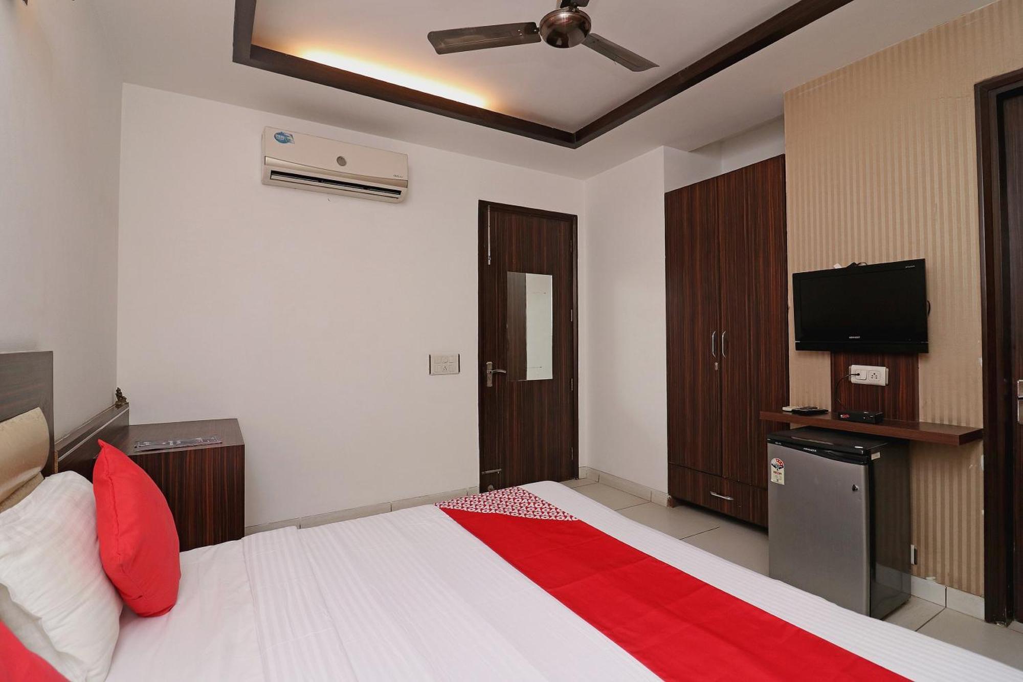 Wonderland Inn Near Aravali Biodiversity Park Gurgaon Dış mekan fotoğraf